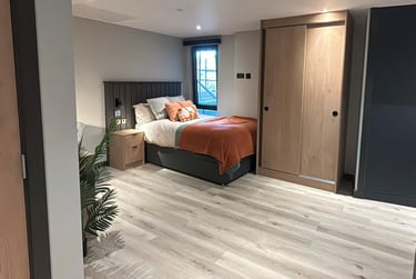 Classic Ensuite at Arcadian, 260 Huntingdon Street, City Centre, Nottingham, NG13NB - Image 11