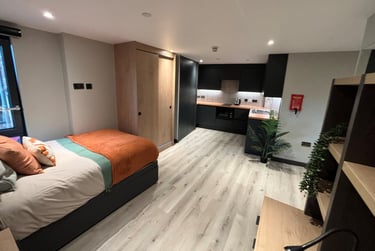 Classic Ensuite at Arcadian, 260 Huntingdon Street, City Centre, Nottingham, NG13NB - Image 12