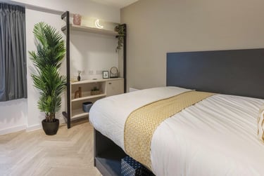 Classic Ensuite at Arcadian, 260 Huntingdon Street, City Centre, Nottingham, NG13NB - Image 2