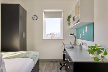 Bronze Ensuite at The Maltings, Haven Road, Greenstead, Colchester, CO28FU - Image 1