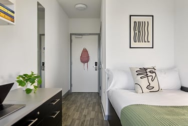 Bronze Ensuite at The Maltings, Haven Road, Greenstead, Colchester, CO28FU - Image 2