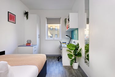 Silver Ensuite at The Maltings, Haven Road, Greenstead, Colchester, CO28FU - Image 1