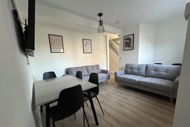 6 bed house, St Bedes Close, Nevilles Cross, Durham, DH14AB - Image 3