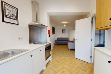 6 bed house, Lymore Avenue, Twerton, Bath, BA21AX - Image 1