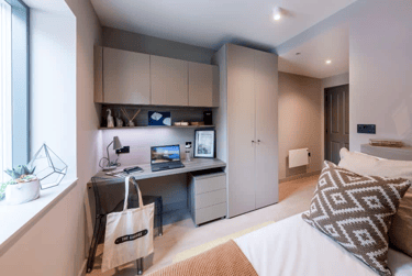 6 Bed Premium Ensuite - Image 2