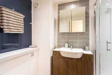 Standard Ensuite Riverview at Bankside Student Living, Walnut Tree Close, City Centre, Guildford, GU14JF - Image 8