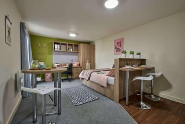 Deluxe Studio - Image 2