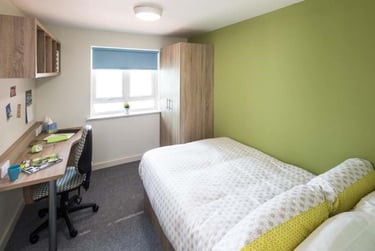 Deluxe Ensuite 3 Bed Cluster - Image 1