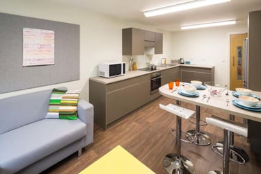 Deluxe Ensuite 3 Bed Cluster - Image 4