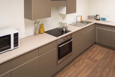 Deluxe Ensuite 3 Bed Cluster - Image 5