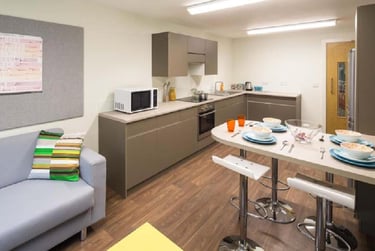Premium Ensuite 4 Bed Cluster - Image 3