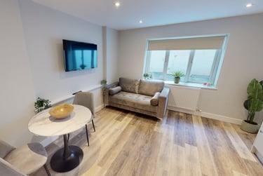 2 bed house, Whiteladies Road, Redland, Bristol, BS82PY - Image 2