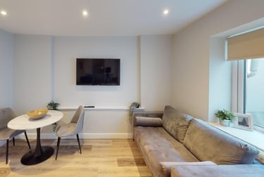 2 bed house, Whiteladies Road, Redland, Bristol, BS82PY - Image 1