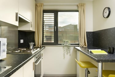 Silver Studio with Wet Room - Image 2