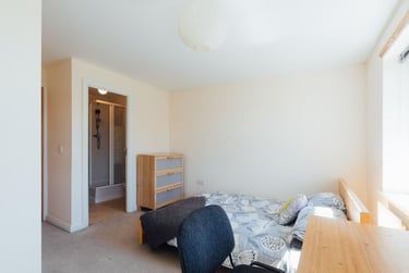 4 bed house, Goldfinch Close, City Centre, Loughborough, LE113HG - Image 3