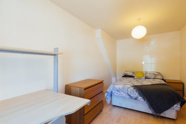 4 bed house, Goldfinch Close, City Centre, Loughborough, LE113HG - Image 4