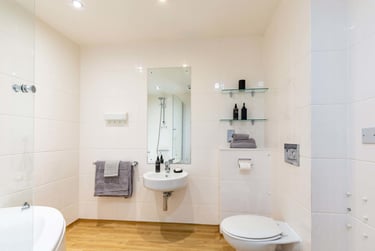 Studio with Bath at King Square Studios, 4 Dighton Street, City Centre, Bristol, BS28AU - Image 8