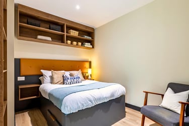 Superior Studio at Crown House, Regents Hill, Seven Dials, Brighton, BN13ED - Image 1