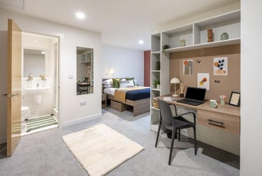 Deluxe Ensuite - Image 1