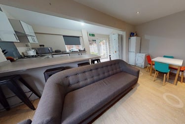 6 bed house, Claude Street, Dunkirk, Nottingham, NG72LA - Image 1