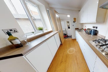 6 bed house, Lace Street, Dunkirk, Nottingham, NG72JG - Image 2
