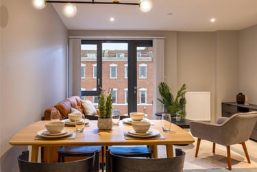 Modern Standard Ensuite - Image 10