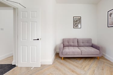 4 bed house, Market Street, City Centre, Loughborough, LE113ER - Image 1