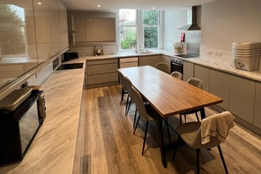 1 bed house, Whiteladies Road, Redland, Bristol, BS82QN - Image 1