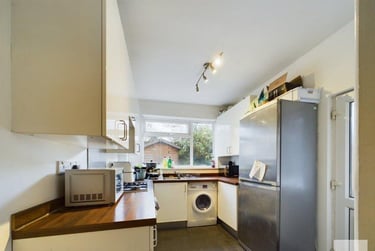 5 bed house, Gregory Boulevard, Hyson Green, Nottingham, NG76BG - Image 2