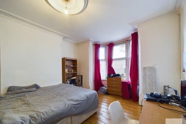 5 bed house, Gregory Boulevard, Hyson Green, Nottingham, NG76BG - Image 4