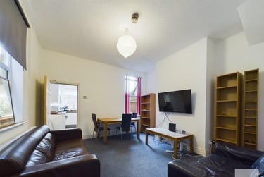 5 bed house, Gregory Boulevard, Hyson Green, Nottingham, NG76BG - Image 7