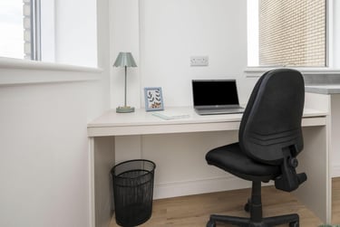 Premium Plus Studio at Discovery Studios, Greenmarket, West End, Dundee, DD14AJ - Image 1