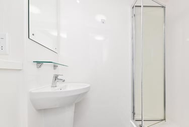 Bronze En suite - Image 3
