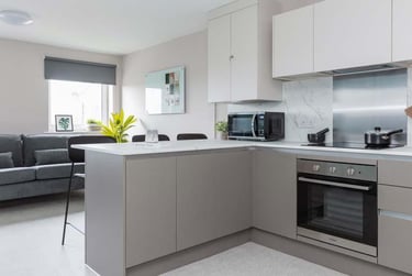 Gold En Suite - Image 9