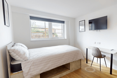 1 bed house, Lemyngton Street, City Centre, Loughborough, LE111UH - Image 1