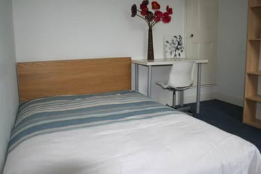 4 bed house, Edward Street, City Centre, Loughborough, LE111QF - Image 5