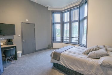 1 bed house, Regent Road, Victoria Park, Leicester, LE17PA - Image 1