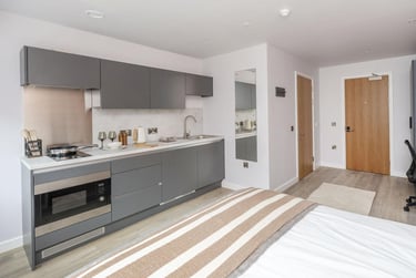 Large Premium Studio at Headrow Court, Park Cross Street, Hyde Park, Leeds, LS12QJ - Image 1