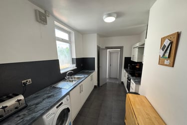 5 bed house, Clough Road, Newland, Hull, HU51QL - Image 1