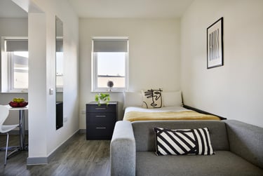 Platinum 1 Bed Apartment at The Maltings, Haven Road, Greenstead, Colchester, CO28FU - Image 1