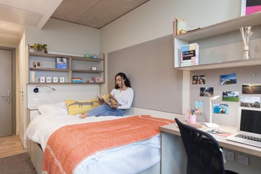Starter En-suite at LIV Student Sheffield, 131 Ecclesall Road, City Centre, Sheffield, S118HY - Image 1