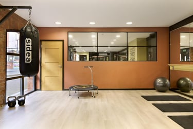 Gold 1 Bed Apartment - Image 7
