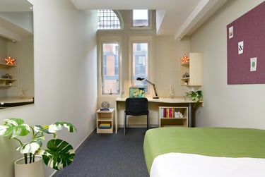 Gold 1 Bed Apartment - Image 1