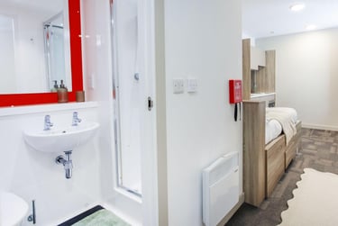 Studio Apartment at Berkshire House, 252-256 Kings Road, City Centre, Reading, RG14HP - Image 7