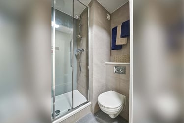 Standard Ensuite at Selly Oak Court, Elliott Road, Selly Oak, Birmingham, B296LA - Image 6