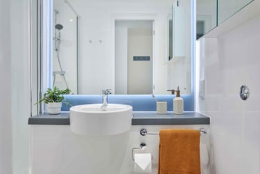 En-suite - Image 3