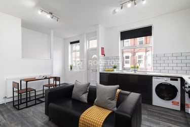 2 bed house, Brudenell Road, Hyde Park, Leeds, LS61BD - Image 5