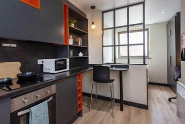 Classic Studio at Crown House, Regents Hill, Seven Dials, Brighton, BN13ED - Image 3
