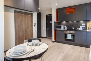 Luxury Studio - Sea View at Crown House, Regents Hill, Seven Dials, Brighton, BN13ED - Image 3