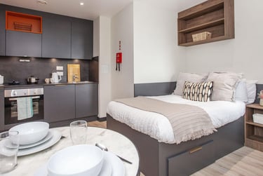 Luxury Studio - Sea View at Crown House, Regents Hill, Seven Dials, Brighton, BN13ED - Image 1